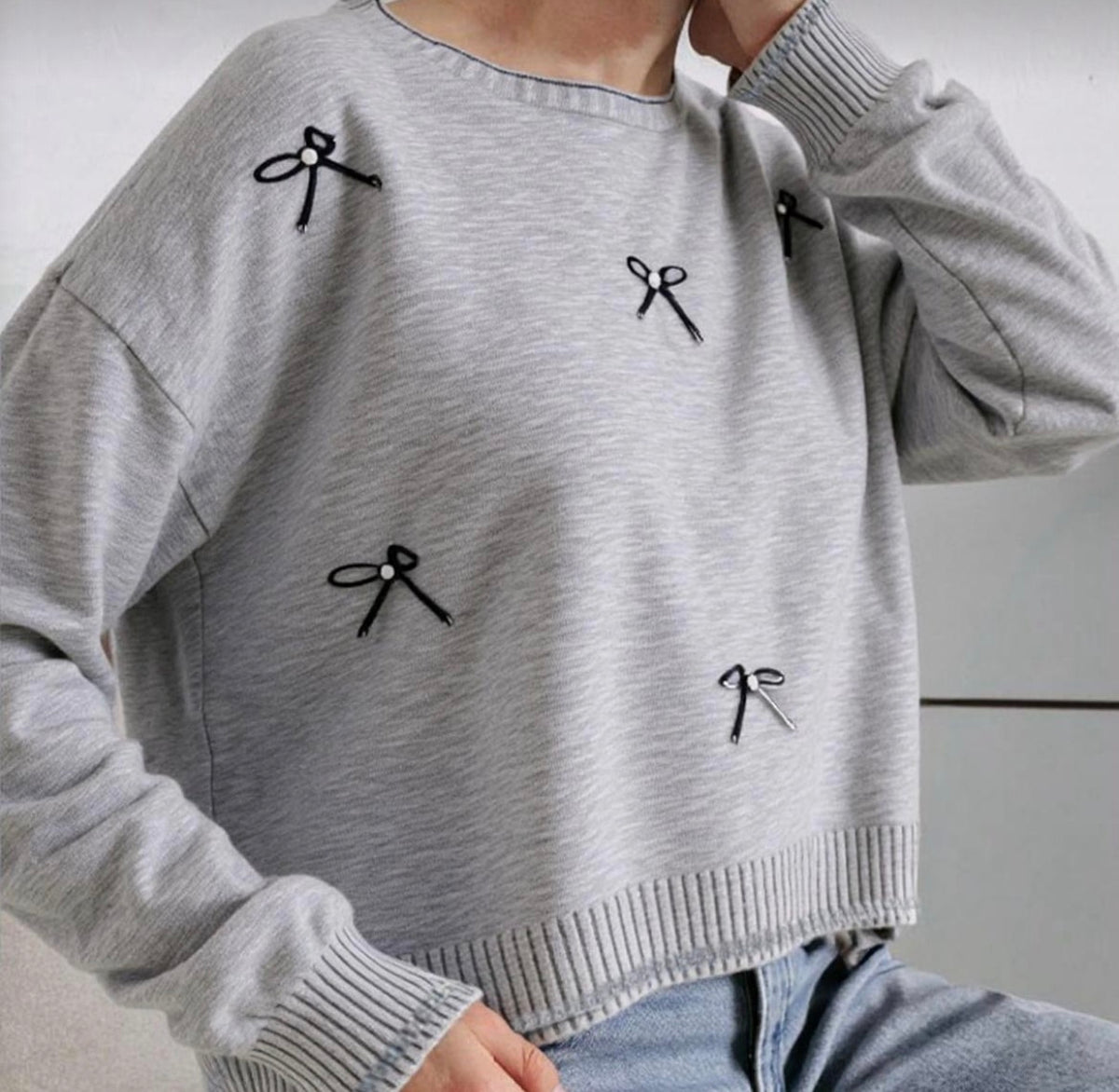 Pull Noeud Perlé Femme – Détail Fantaisie Chic Taille Unique