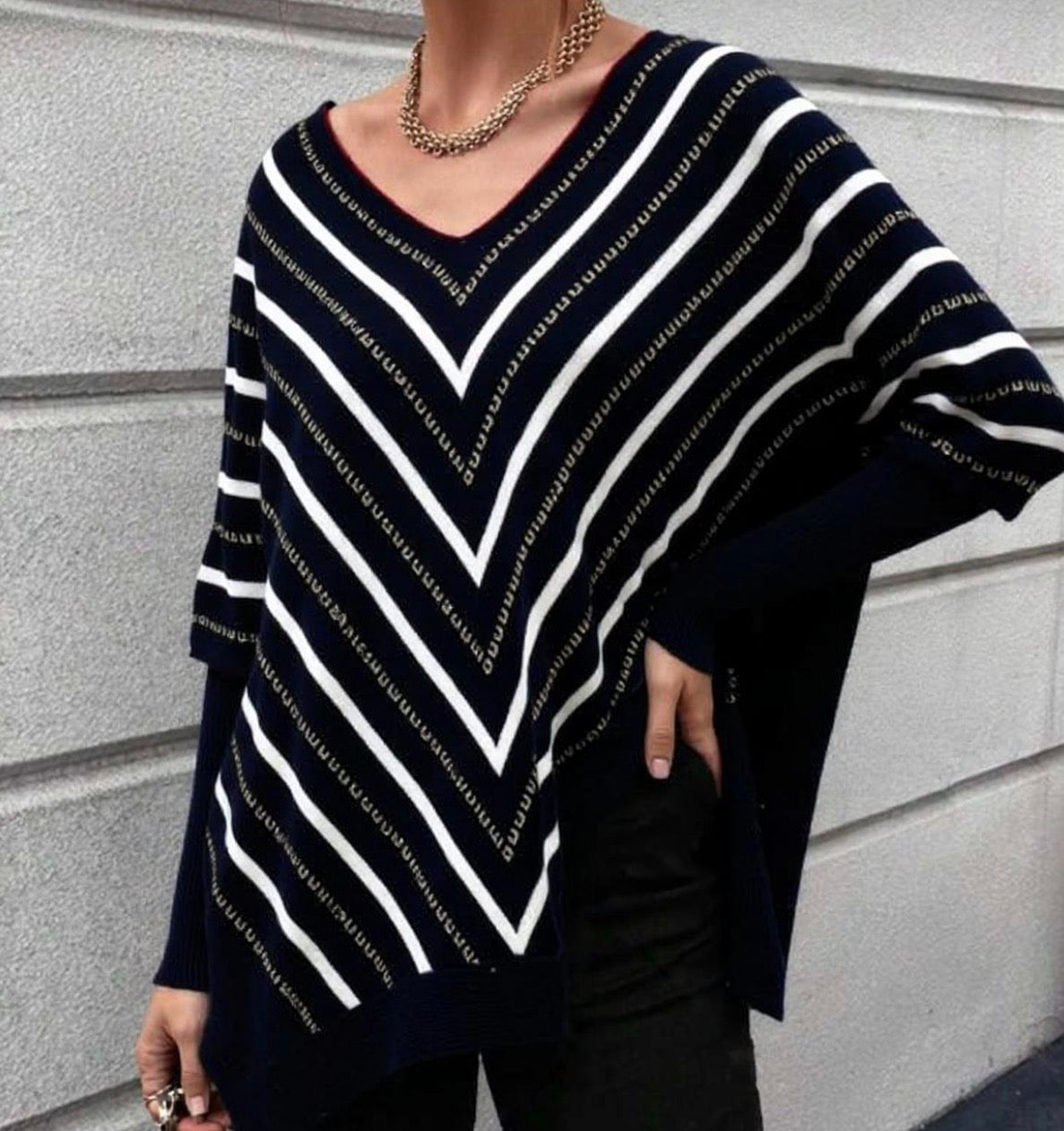 Pull Ample Col V Femme – Ultra-Doux, Noir & Taille Unique
