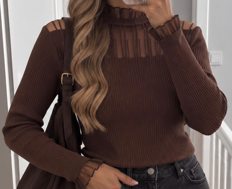 Pull Côtelé Orné de Dentelles Femme – Doux, Féminin & Écru Taille Unique