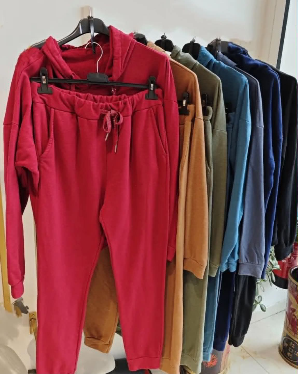 Ensemble jogging oversize femme disponible en plusieurs coloris